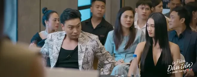 Lời hứa đầu tiên - Tập 14: Vi Minh bị chỉ trích lừa đảo dân bản, các mối quan hệ đồng loạt sụp đổ Lời hứa đầu tiên - Tập 14: Vi Minh bị chỉ trích lừa đảo dân bản, các mối quan hệ đồng loạt sụp đổ