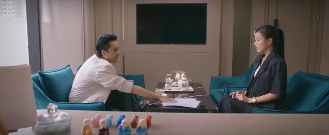 Lời hứa đầu tiên - Tập 15: Vi Minh đối mặt với khoản nợ 3 tỷ đồng, bị tước danh hiệu Hoa hậu Lời hứa đầu tiên - Tập 15: Vi Minh đối mặt với khoản nợ 3 tỷ đồng, bị tước danh hiệu Hoa hậu