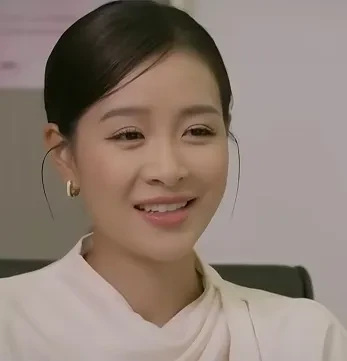 Lời hứa đầu tiên - Tập 3: Công ty quyết định lăng xê cho Vi Minh hậu drama hẹn hò với thiếu gia Lời hứa đầu tiên - Tập 3: Công ty quyết định lăng xê cho Vi Minh hậu drama hẹn hò với thiếu gia