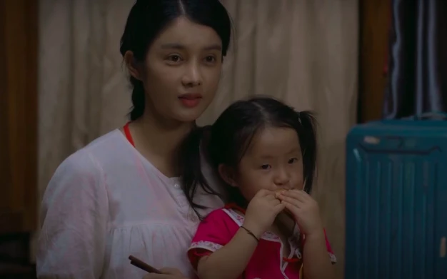 Lời hứa đầu tiên - Tập 5: Ngân Khánh (Mỹ Duyên) bị chặn đường quấy rối