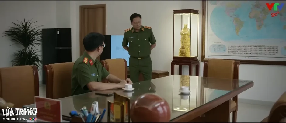 Lửa trắng - Tập 10: Đường dây ma túy đổi thủ đoạn, ban chuyên án đối mặt nghi vấn nội gián Lửa trắng - Tập 10: Đường dây ma túy đổi thủ đoạn, ban chuyên án đối mặt nghi vấn nội gián