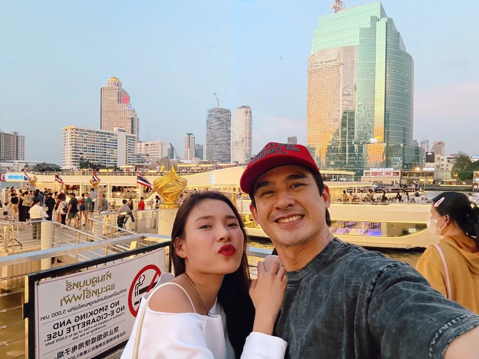 Lương Thế Thành thân mật với bạn diễn kém tuổi, thái độ Thúy Diễm gây chú ý Lương Thế Thành thân mật với bạn diễn kém tuổi, thái độ Thúy Diễm gây chú ý