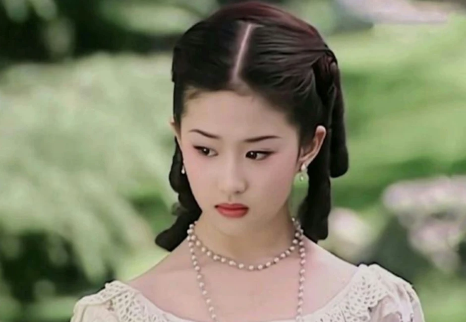 Lưu Diệc Phi gây sốt với vai diễn “tiểu thư nhà giàu” thanh lịch khi mới 14 tuổi Lưu Diệc Phi gây sốt với vai diễn “tiểu thư nhà giàu” thanh lịch khi mới 14 tuổi