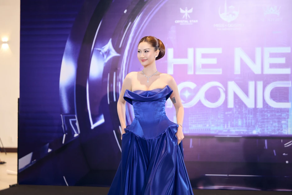 Lý Nhã Kỳ, Hoa hậu Phương Linh khoe sắc vóc gợi cảm khi làm giám khảo Lý Nhã Kỳ, Hoa hậu Phương Linh khoe sắc vóc gợi cảm khi làm giám khảo