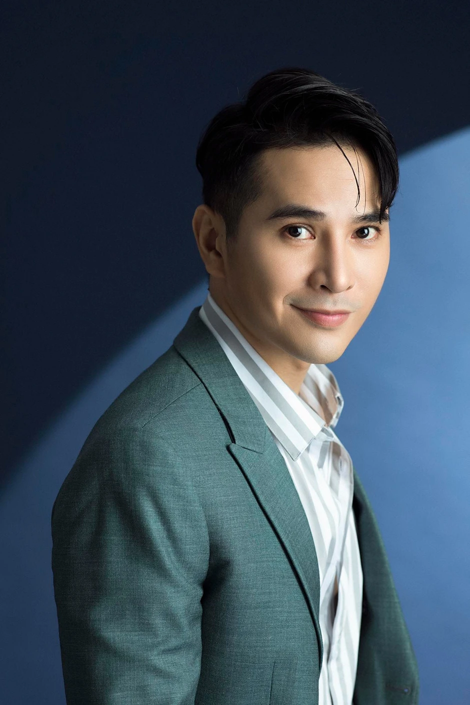 Mỹ nam Vbiz lộ diện sau 2 năm mất tích, ra sao mà netizen "nhìn mặt đã thấy ức chế" Mỹ nam Vbiz lộ diện sau 2 năm mất tích, ra sao mà netizen "nhìn mặt đã thấy ức chế"