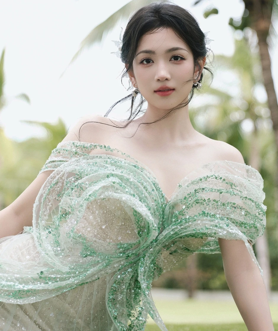 Mỹ nhân bị chỉ trích vì "bóc phốt cha mẹ" Mỹ nhân bị chỉ trích vì "bóc phốt cha mẹ"
