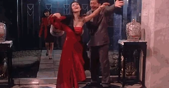Mỹ nhân chi 6,6 tỷ mua bảo hiểm vòng 1 nay đi hát hội chợ, nhan sắc gầy gò lao dốc đáng tiếc
