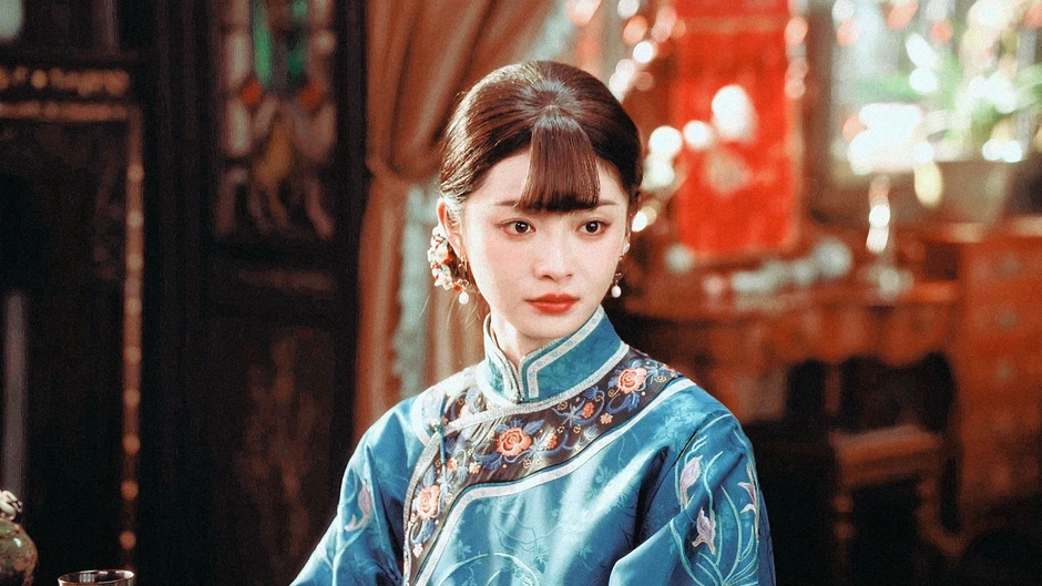 Mỹ nhân gây bão nhờ gương mặt đẹp hơn tranh