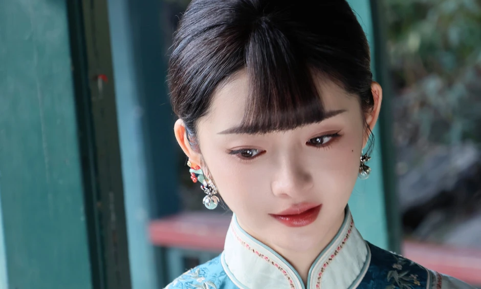 Mỹ nhân gây bão nhờ gương mặt đẹp hơn tranh