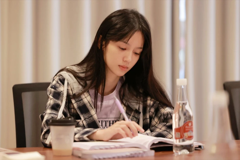 Mỹ nhân giản dị ở phố đi bộ Nguyễn Huệ chứng minh nhan sắc từng khiến Jisoo khó thắng Mỹ nhân giản dị ở phố đi bộ Nguyễn Huệ chứng minh nhan sắc từng khiến Jisoo khó thắng