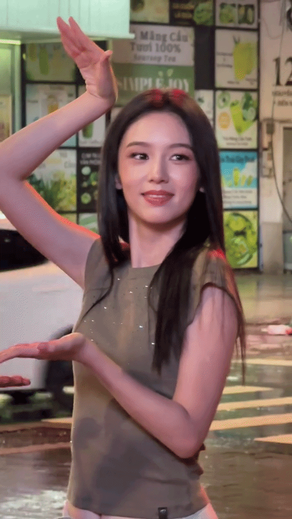 Mỹ nhân giản dị ở phố đi bộ Nguyễn Huệ chứng minh nhan sắc từng khiến Jisoo khó thắng Mỹ nhân giản dị ở phố đi bộ Nguyễn Huệ chứng minh nhan sắc từng khiến Jisoo khó thắng