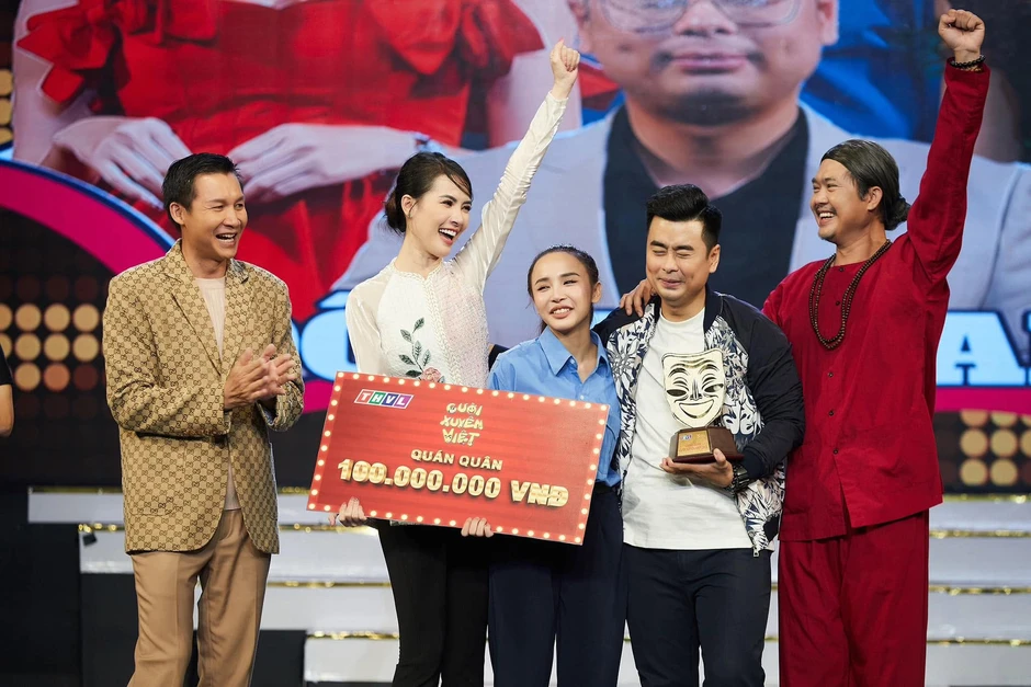 Mỹ nhân người miền Tây từ khó khăn thành Hoa hậu: Xây nhà 10 tỷ báo hiếu, chuyện yêu đương bí ẩn Mỹ nhân người miền Tây từ khó khăn thành Hoa hậu: Xây nhà 10 tỷ báo hiếu, chuyện yêu đương bí ẩn
