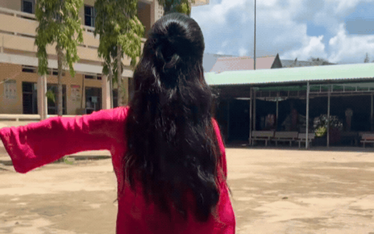 Mỹ nhân người miền Tây từ khó khăn thành Hoa hậu: Xây nhà 10 tỷ báo hiếu, chuyện yêu đương bí ẩn Mỹ nhân người miền Tây từ khó khăn thành Hoa hậu: Xây nhà 10 tỷ báo hiếu, chuyện yêu đương bí ẩn