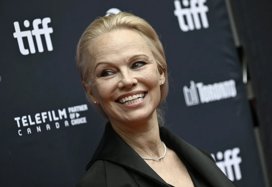 Mỹ nhân 'Playboy' Pamela Anderson lên tiếng giữa tin đồn hẹn hò Tom Cruise Mỹ nhân 'Playboy' Pamela Anderson lên tiếng giữa tin đồn hẹn hò Tom Cruise