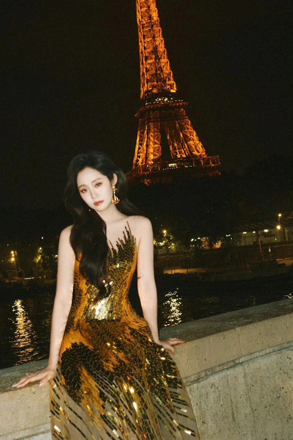 Mỹ nhân showbiz cầu cứu vì bị kẻ trộm cuỗm mất đồ giữa ban ngày ban mặt khi đang ở Pháp Mỹ nhân showbiz cầu cứu vì bị kẻ trộm cuỗm mất đồ giữa ban ngày ban mặt khi đang ở Pháp