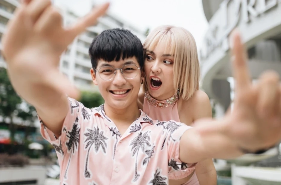 Mỹ nhân tóc cam lộ diện 2 giây trong "Thỏ ơi" được khán giả tìm kiếm là ai? Mỹ nhân tóc cam lộ diện 2 giây trong "Thỏ ơi" được khán giả tìm kiếm là ai?