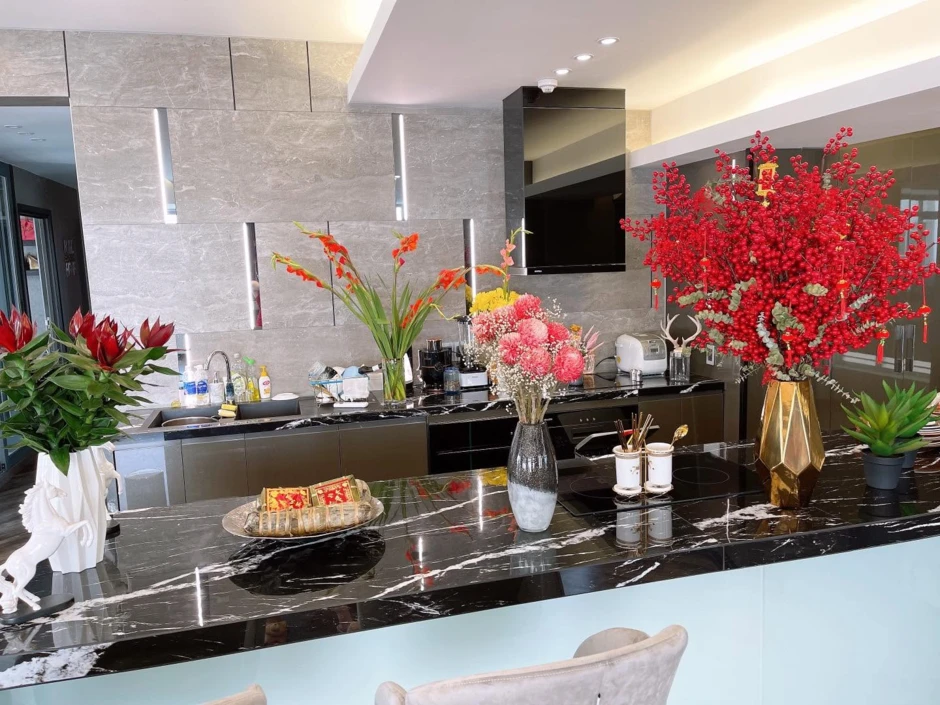 Mỹ nhân “Trại Buôn Người” Khánh My: Sống ở penthouse Phú Mỹ Hưng, có thêm tòa nhà 7 tầng 40 phòng giữa trung tâm TP.HCM Mỹ nhân “Trại Buôn Người” Khánh My: Sống ở penthouse Phú Mỹ Hưng, có thêm tòa nhà 7 tầng 40 phòng giữa trung tâm TP.HCM