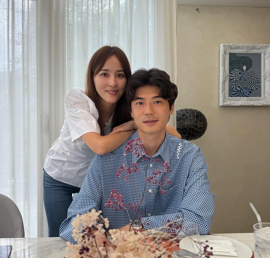 Mỹ nhân tuổi Dậu showbiz cưới cầu thủ tuyển quốc gia sau 4 tháng hẹn hò, tưởng hạnh phúc nào ngờ drama động trời Mỹ nhân tuổi Dậu showbiz cưới cầu thủ tuyển quốc gia sau 4 tháng hẹn hò, tưởng hạnh phúc nào ngờ drama động trời
