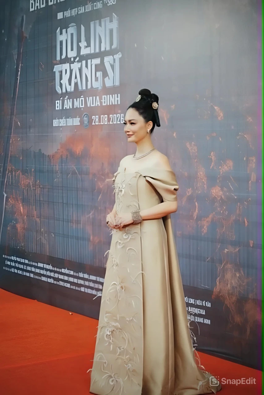 Mỹ nhân Vbiz ai nhìn cũng bảo "không là nữ hoàng cũng là hoàng hậu": Sắc đẹp đúng chuẩn phú quý trời ban Mỹ nhân Vbiz ai nhìn cũng bảo "không là nữ hoàng cũng là hoàng hậu": Sắc đẹp đúng chuẩn phú quý trời ban