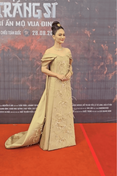 Mỹ nhân Vbiz ai nhìn cũng bảo "không là nữ hoàng cũng là hoàng hậu": Sắc đẹp đúng chuẩn phú quý trời ban Mỹ nhân Vbiz ai nhìn cũng bảo "không là nữ hoàng cũng là hoàng hậu": Sắc đẹp đúng chuẩn phú quý trời ban
