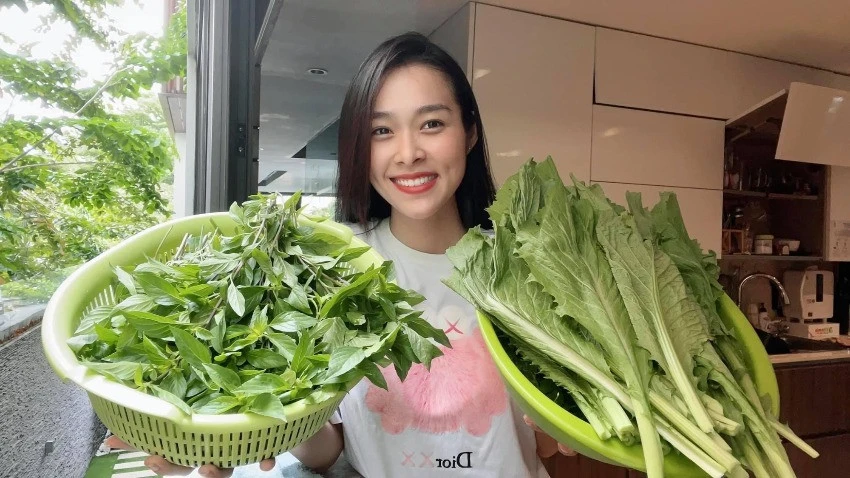 Mỹ nhân Việt 33 tuổi làm mẹ đơn thân, sống cùng con trai trong ngôi nhà phố 100m² Mỹ nhân Việt 33 tuổi làm mẹ đơn thân, sống cùng con trai trong ngôi nhà phố 100m²