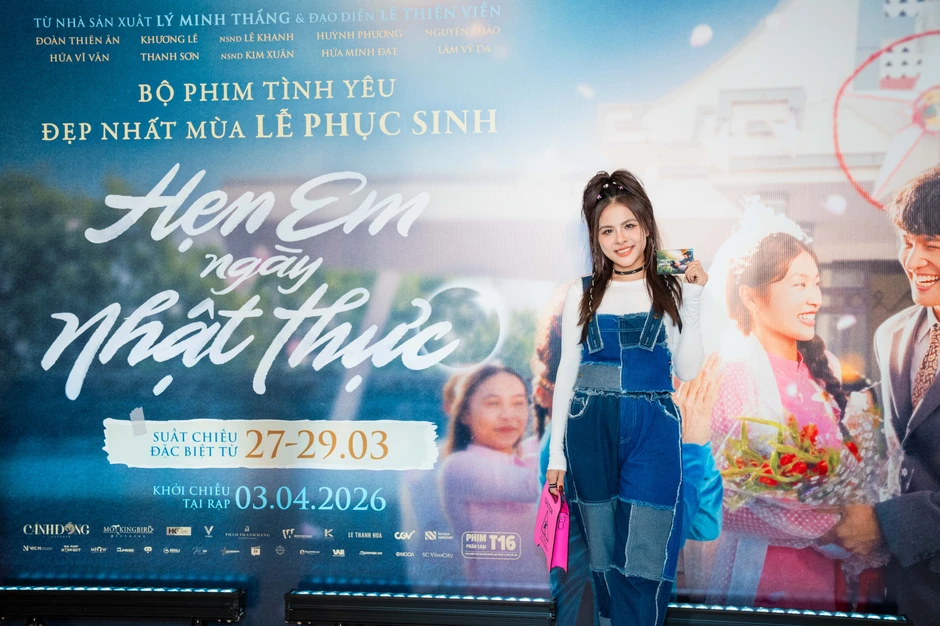 Mỹ nhân Việt đi thảm đỏ mà như “người đến từ hành tinh khác”, đến cả đồng nghiệp cũng há hốc mồm kinh ngạc Mỹ nhân Việt đi thảm đỏ mà như “người đến từ hành tinh khác”, đến cả đồng nghiệp cũng há hốc mồm kinh ngạc