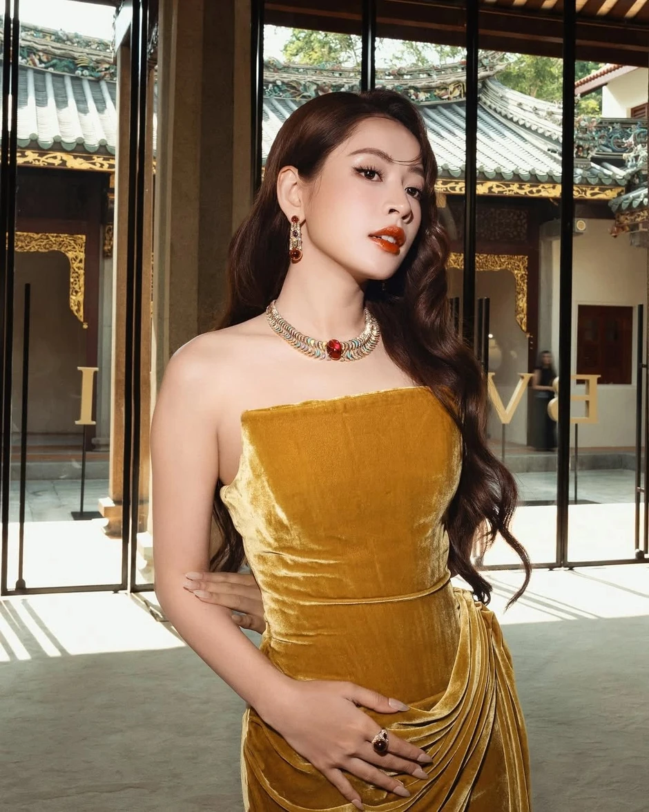 Mỹ nhân Việt làm lu mờ Kim Ji Won, đứng cạnh Suzy vẫn nổi bần bật Mỹ nhân Việt làm lu mờ Kim Ji Won, đứng cạnh Suzy vẫn nổi bần bật