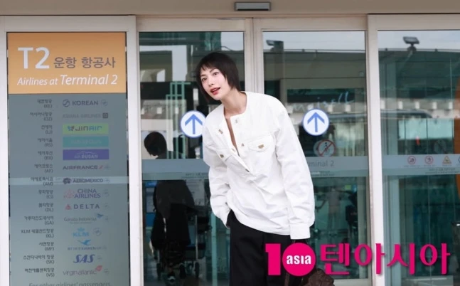 Mỹ showbiz có gương mặt đẹp nhất thế giới lộ diện sau lời xin lỗi vì tiêm môi: Báo Hàn chê bai hết lời! Mỹ showbiz có gương mặt đẹp nhất thế giới lộ diện sau lời xin lỗi vì tiêm môi: Báo Hàn chê bai hết lời!
