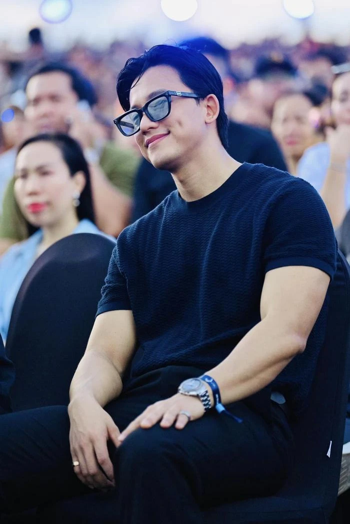 Mỹ Tâm đi đến đâu, Mai Tài Phến theo đến đó Mỹ Tâm đi đến đâu, Mai Tài Phến theo đến đó