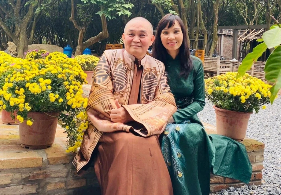 Màn nịnh vợ “hiếm có” của danh hài Xuân Hinh gây sốt Màn nịnh vợ “hiếm có” của danh hài Xuân Hinh gây sốt