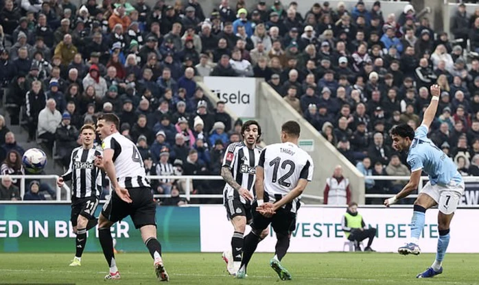 Marmoush lập "cú đúp" siêu phẩm, Man City vào tứ kết FA Cup Marmoush lập "cú đúp" siêu phẩm, Man City vào tứ kết FA Cup