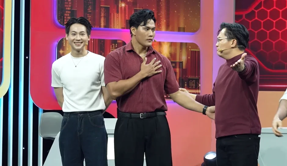 MC Đại Nghĩa bất ngờ khi dàn khách mời liên tục tung chiêu "đọc vị" đối thủ MC Đại Nghĩa bất ngờ khi dàn khách mời liên tục tung chiêu "đọc vị" đối thủ