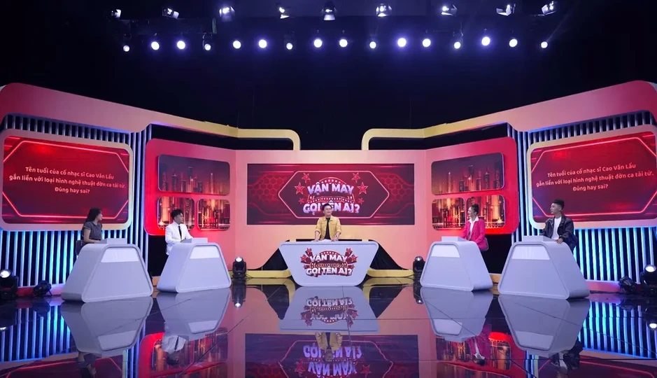 MC Đại Nghĩa bất ngờ trước màn đấu trí căng thẳng của dàn khách mời trẻ Vận may gọi tên ai MC Đại Nghĩa bất ngờ trước màn đấu trí căng thẳng của dàn khách mời trẻ Vận may gọi tên ai