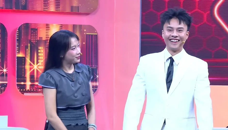 MC Đại Nghĩa bất ngờ trước màn đấu trí căng thẳng của dàn khách mời trẻ Vận may gọi tên ai MC Đại Nghĩa bất ngờ trước màn đấu trí căng thẳng của dàn khách mời trẻ Vận may gọi tên ai