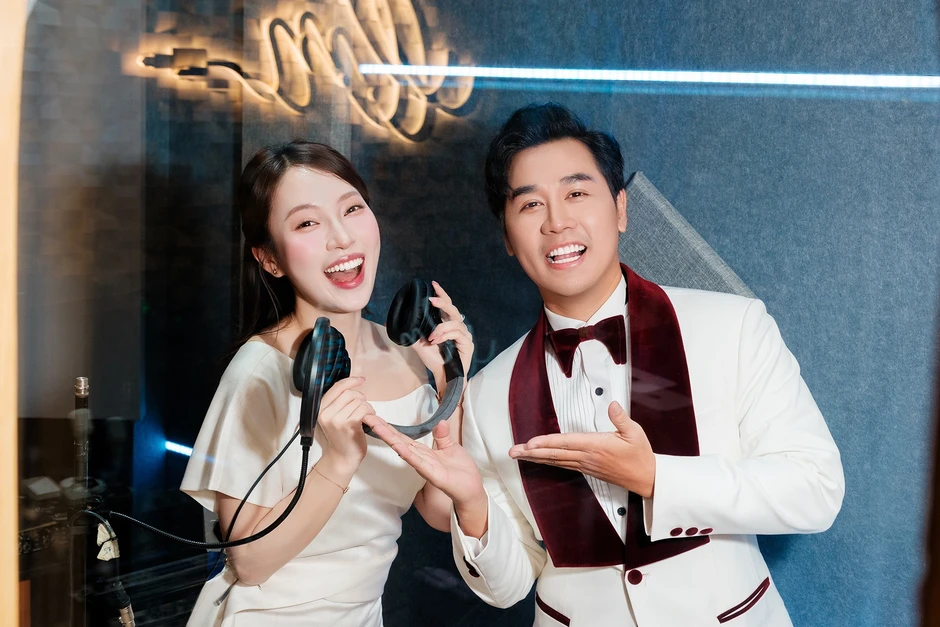 MC 'Đường lên đỉnh Olympia' nói về tin đồn hẹn hò với Nguyên Khang MC 'Đường lên đỉnh Olympia' nói về tin đồn hẹn hò với Nguyên Khang