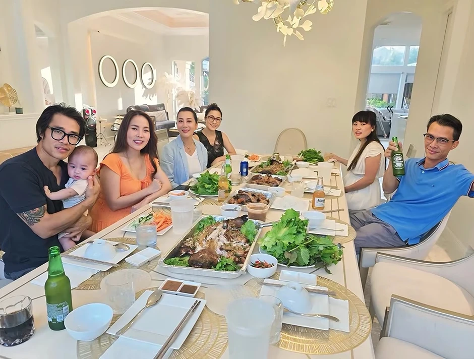 MC Kỳ Duyên nói chuyện sinh con với chồng cũ vừa tái hợp ở tuổi 61 MC Kỳ Duyên nói chuyện sinh con với chồng cũ vừa tái hợp ở tuổi 61