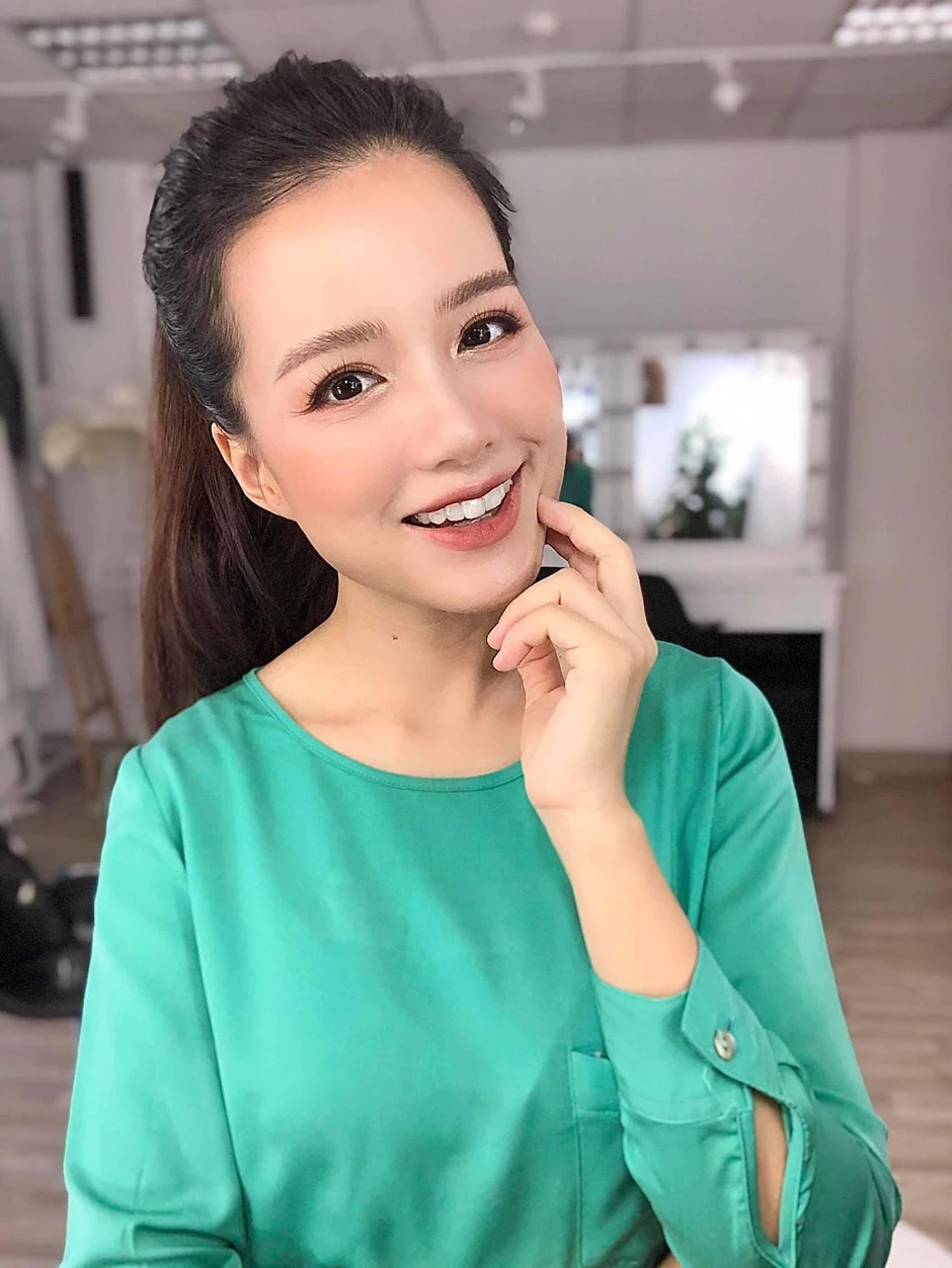MC Minh Trang nuôi 4 con sau ly hôn MC Minh Trang nuôi 4 con sau ly hôn