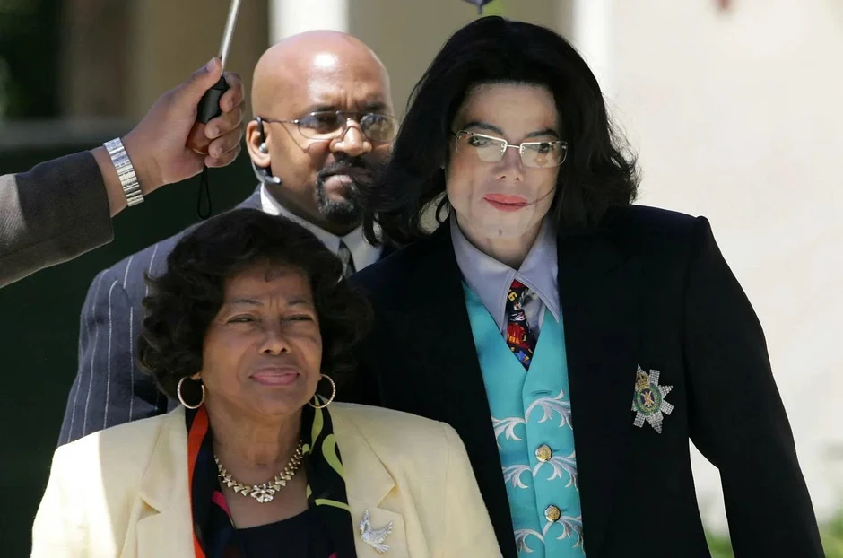 Mẹ của Michael Jackson vẫn khỏe mạnh, minh mẫn trong lần xuất hiện hiếm hoi Mẹ của Michael Jackson vẫn khỏe mạnh, minh mẫn trong lần xuất hiện hiếm hoi