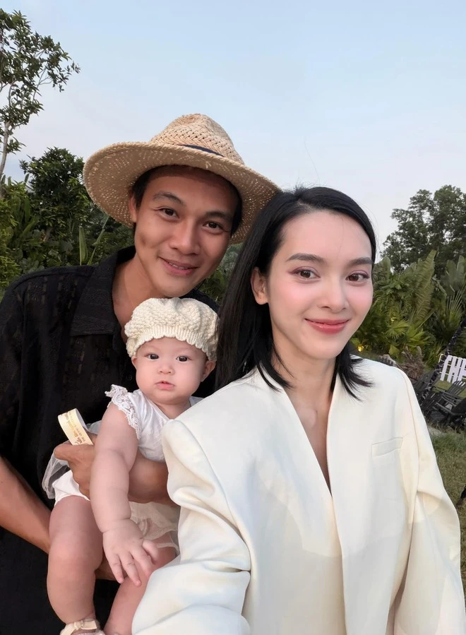 Mẹ đơn thân Vbiz được thiếu gia Vĩnh Long si mê rước về làm vợ, giờ sống trong khu nghĩ dưỡng rộng 12.000 m2 Mẹ đơn thân Vbiz được thiếu gia Vĩnh Long si mê rước về làm vợ, giờ sống trong khu nghĩ dưỡng rộng 12.000 m2