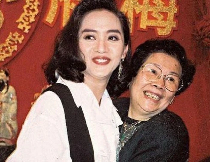 Mẹ ruột Mai Diễm Phương qua đời ở tuổi 102, cuối đời sống cô độc Mẹ ruột Mai Diễm Phương qua đời ở tuổi 102, cuối đời sống cô độc