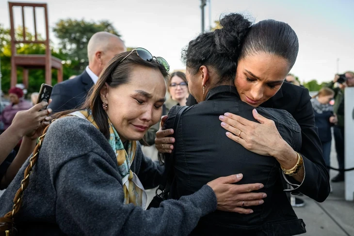 Meghan Markle kêu gọi bảo vệ trẻ em trước hiểm họa mạng xã hội Meghan Markle kêu gọi bảo vệ trẻ em trước hiểm họa mạng xã hội