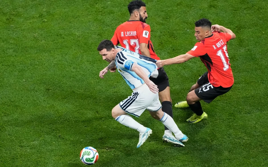 Messi lập kỷ lục sút hỏng phạt đền "vô tiền khoáng hậu" tại FIFA World Cup™ Messi lập kỷ lục sút hỏng phạt đền "vô tiền khoáng hậu" tại FIFA World Cup™