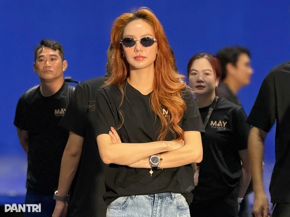 Minh Hằng trở lại điện ảnh sau 3 năm, tương tác cùng Nhật Kim Anh gây chú ý Minh Hằng trở lại điện ảnh sau 3 năm, tương tác cùng Nhật Kim Anh gây chú ý