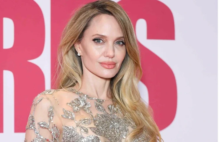 Minh tinh Angelina Jolie sẵn sàng rời Mỹ, chuẩn bị chương mới trong đời Minh tinh Angelina Jolie sẵn sàng rời Mỹ, chuẩn bị chương mới trong đời
