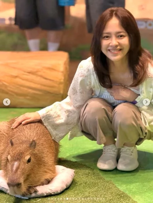 Minh tinh "Nhà vua và chàng hề" tái hôn tuổi 49 với một bác sĩ Minh tinh "Nhà vua và chàng hề" tái hôn tuổi 49 với một bác sĩ