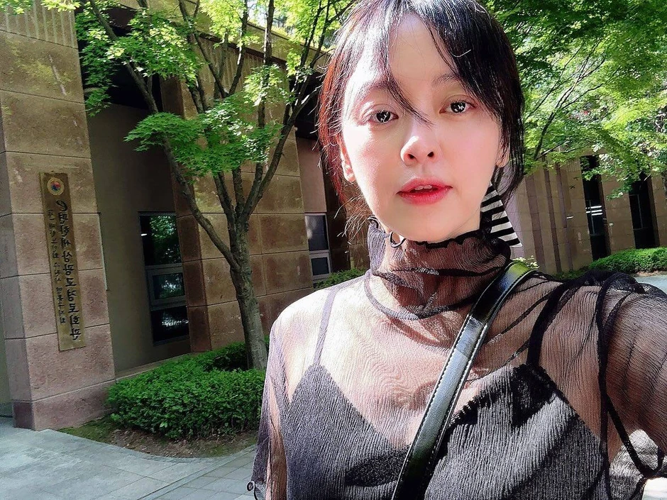 Minh tinh "Nhà vua và chàng hề" tái hôn tuổi 49 với một bác sĩ Minh tinh "Nhà vua và chàng hề" tái hôn tuổi 49 với một bác sĩ