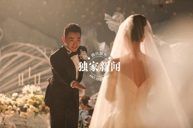 Minh tinh - sĩ quan đặc công nên duyên nhờ show nhập ngũ: "Chân mệnh thiên tử của em là anh hùng đúng nghĩa" Minh tinh - sĩ quan đặc công nên duyên nhờ show nhập ngũ: "Chân mệnh thiên tử của em là anh hùng đúng nghĩa"