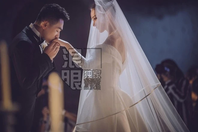 Minh tinh - sĩ quan đặc công nên duyên nhờ show nhập ngũ: "Chân mệnh thiên tử của em là anh hùng đúng nghĩa" Minh tinh - sĩ quan đặc công nên duyên nhờ show nhập ngũ: "Chân mệnh thiên tử của em là anh hùng đúng nghĩa"