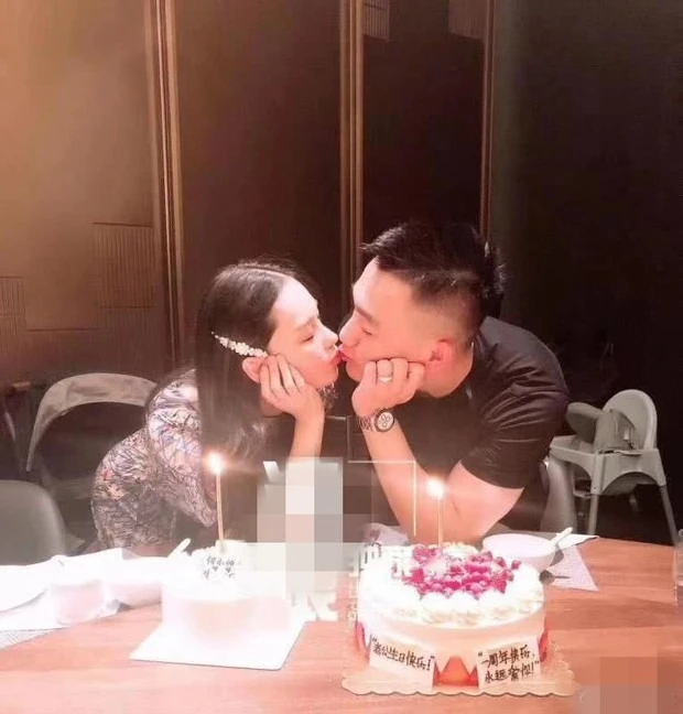 Minh tinh - sĩ quan đặc công nên duyên nhờ show nhập ngũ: "Chân mệnh thiên tử của em là anh hùng đúng nghĩa" Minh tinh - sĩ quan đặc công nên duyên nhờ show nhập ngũ: "Chân mệnh thiên tử của em là anh hùng đúng nghĩa"