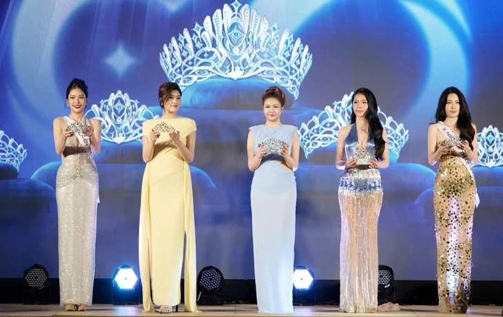 Miss Cosmo TP.HCM lên tiếng trước tranh luận về các ứng viên Miss Cosmo TP.HCM lên tiếng trước tranh luận về các ứng viên
